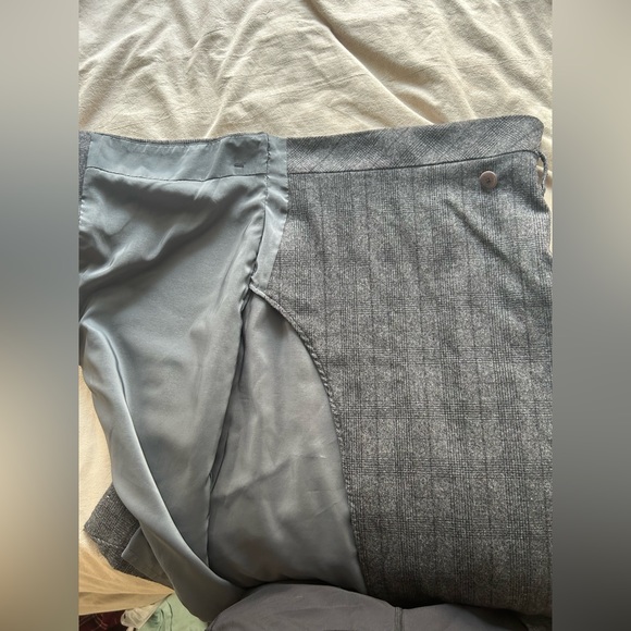 Aritzia Babaton skirt - Picture 3 of 10